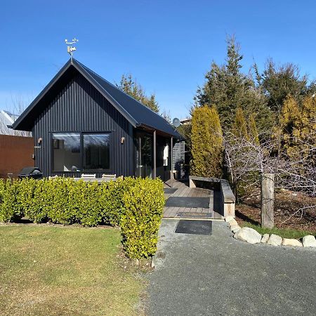 Black Beech House With Stunning Outdoor Bath 레이크 테카포 외부 사진