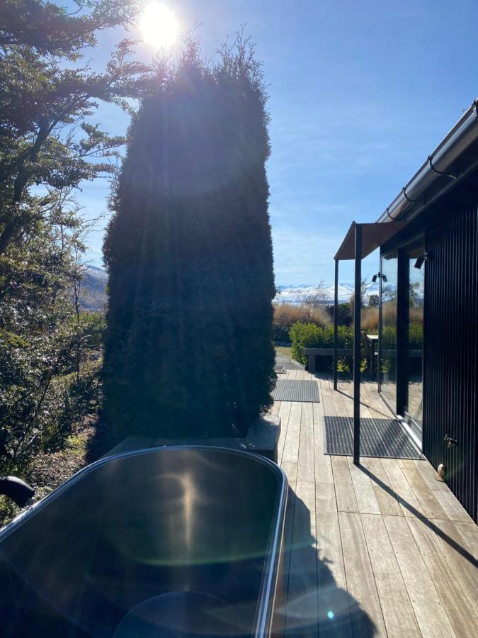 Black Beech House With Stunning Outdoor Bath 레이크 테카포 외부 사진