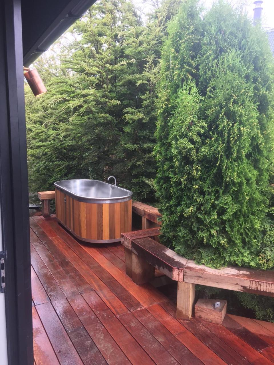 Black Beech House With Stunning Outdoor Bath 레이크 테카포 외부 사진