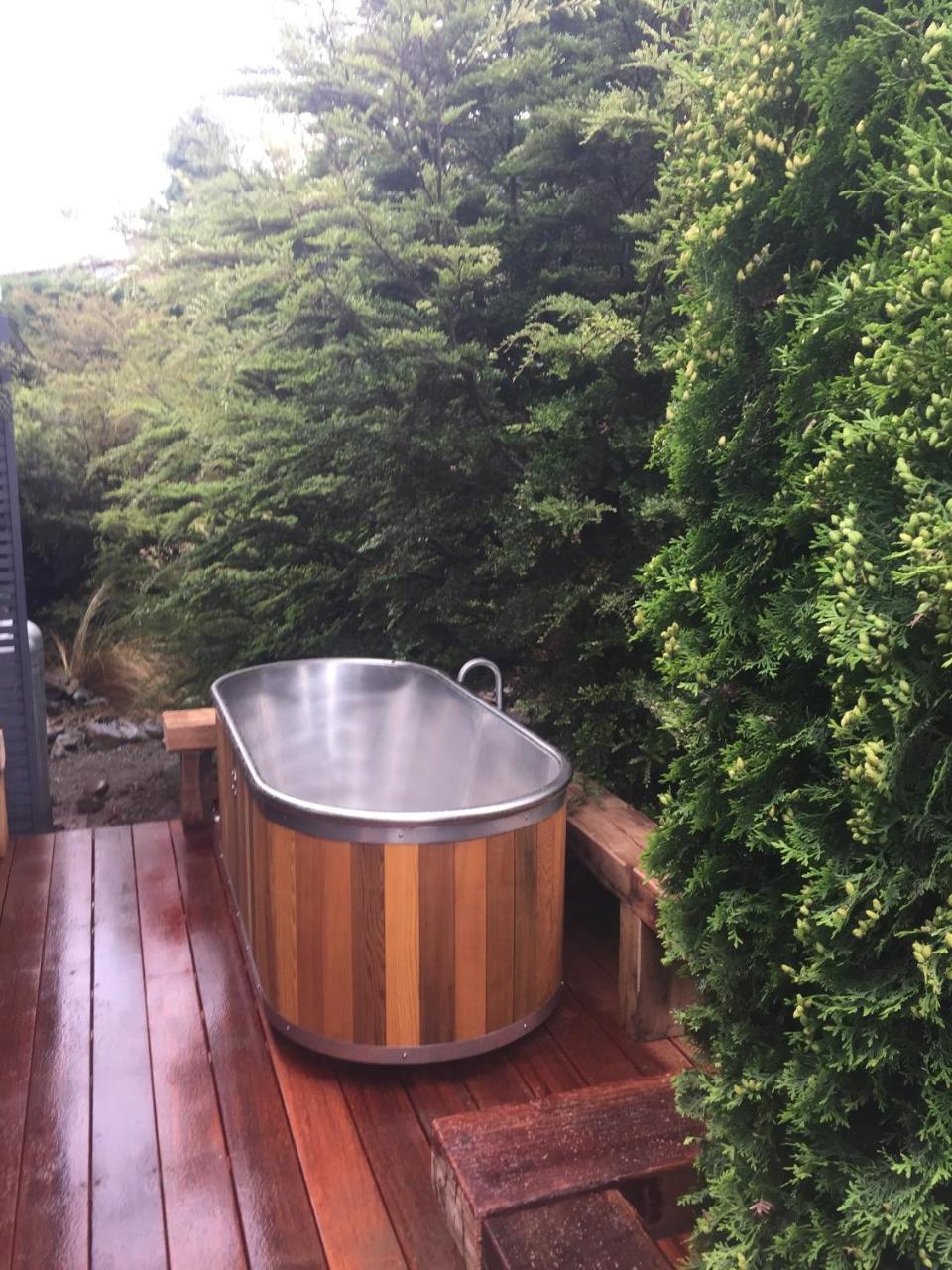 Black Beech House With Stunning Outdoor Bath 레이크 테카포 외부 사진