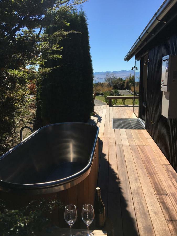 Black Beech House With Stunning Outdoor Bath 레이크 테카포 외부 사진