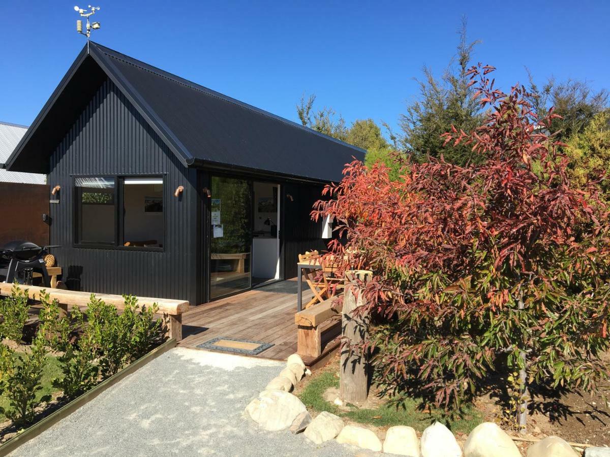 Black Beech House With Stunning Outdoor Bath 레이크 테카포 외부 사진