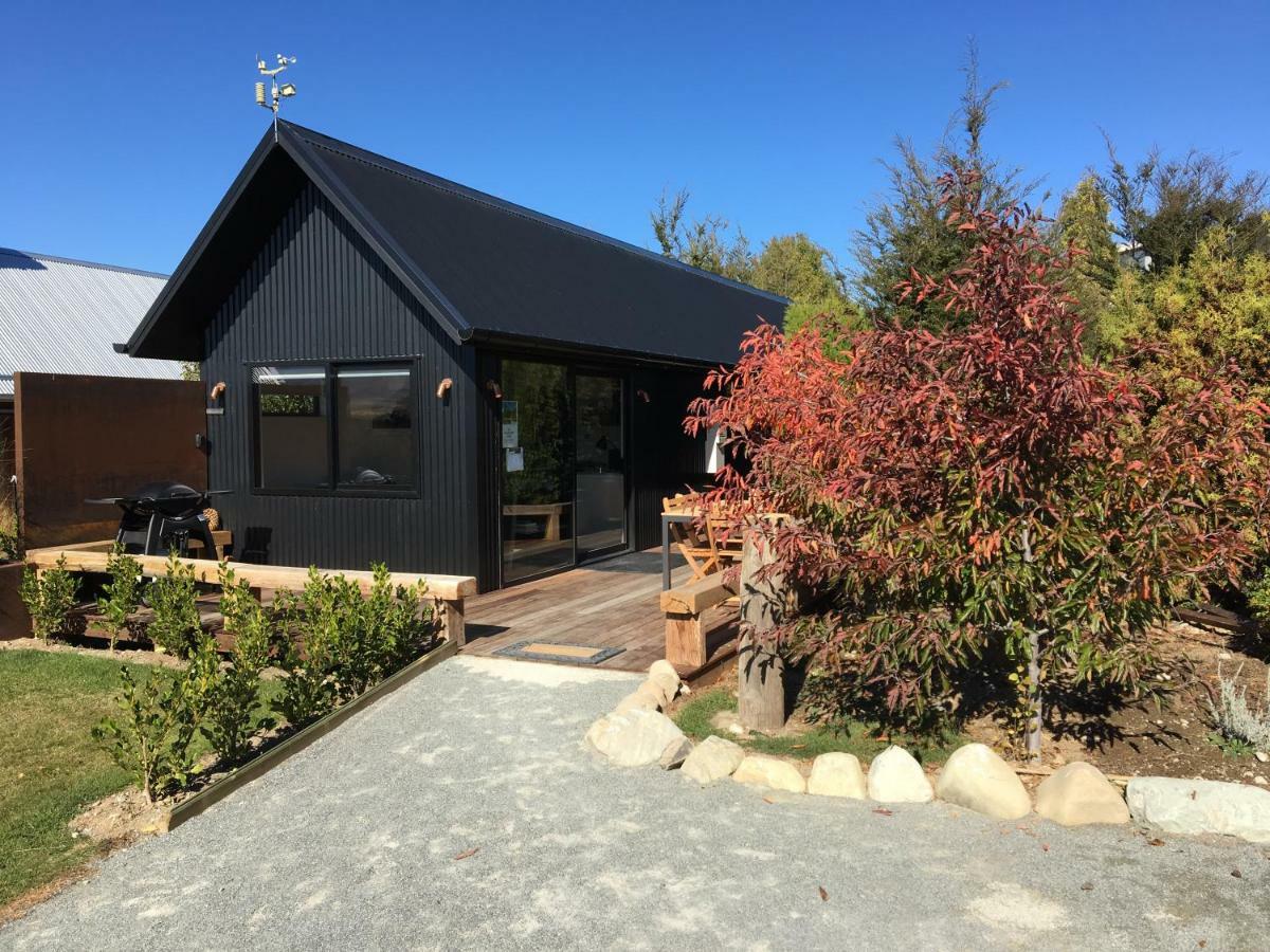 Black Beech House With Stunning Outdoor Bath 레이크 테카포 외부 사진